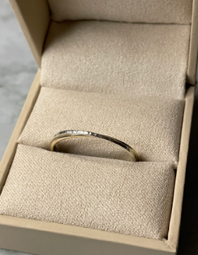 J'ai réalisé cette bague avec deux anneaux entrelacés lors d'un atelier de découverte de la bijouterie. J'ai pu y apprendre les principales étapes de la fabrication d'un bijoux.